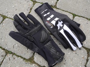 ASSOS-Early-Winter-Gloves-S7-front-back