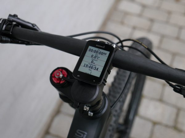 garmin-edge-820-on-bike