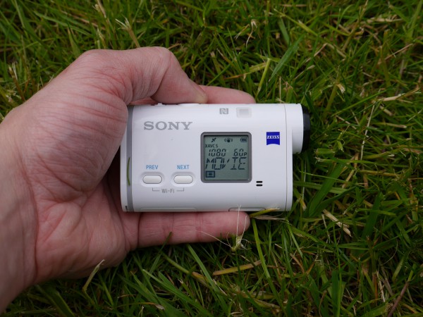 sony-fdr-x1000-size-comparison