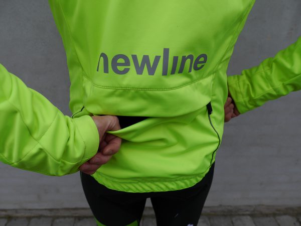 Newline-Bike-Thermal-Visio-Jacket-backpocket