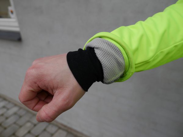 Newline-Bike-Thermal-Visio-Jacket-wrist