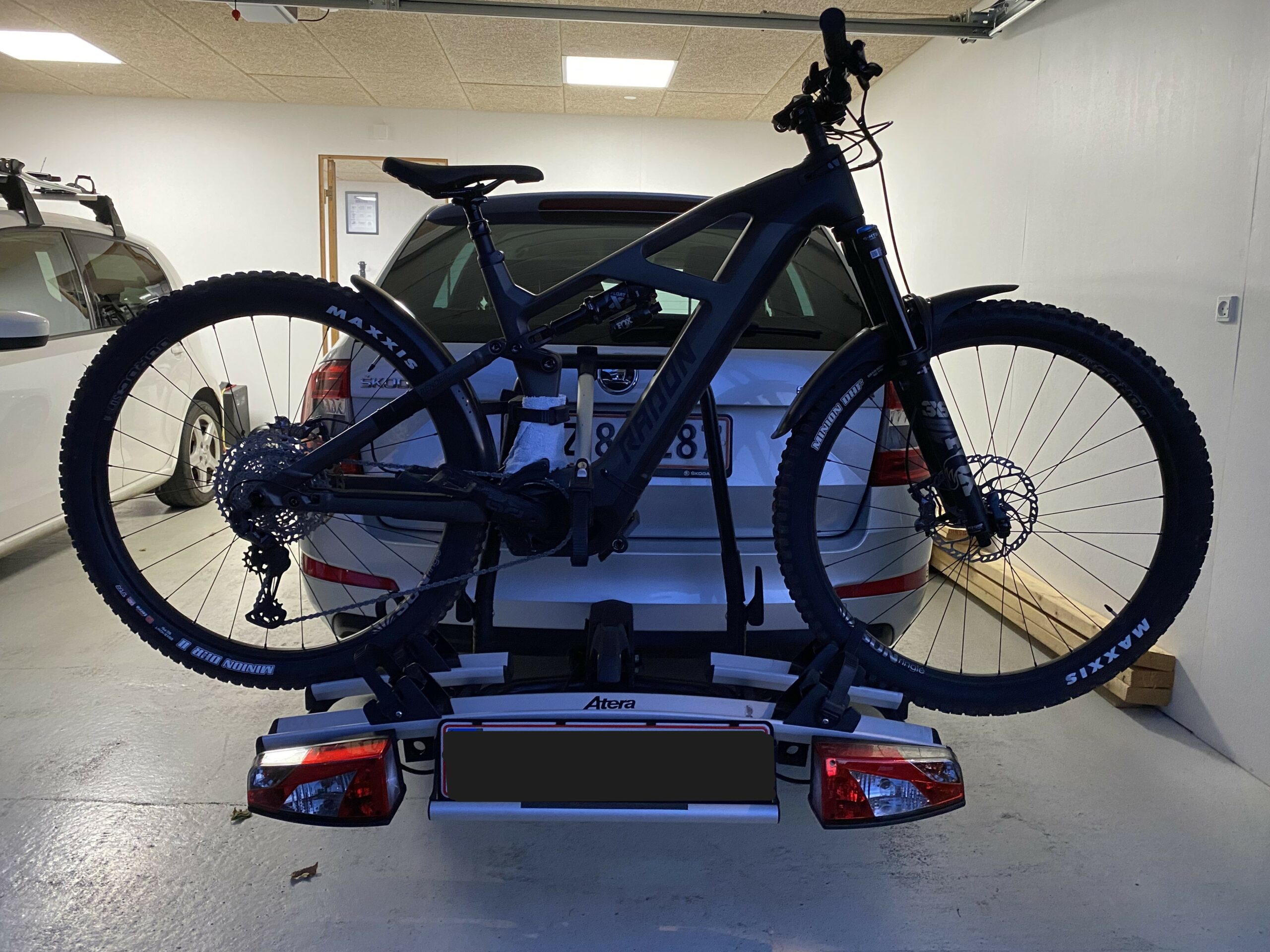 Atera Strada Trail 2 bike rack trailer hitch 2+1 bikes