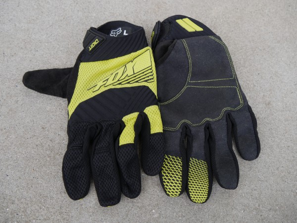 fox-digit-gloves-front-and-back