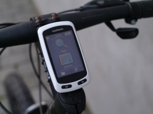 garmin-edge-touring-on-bike-02