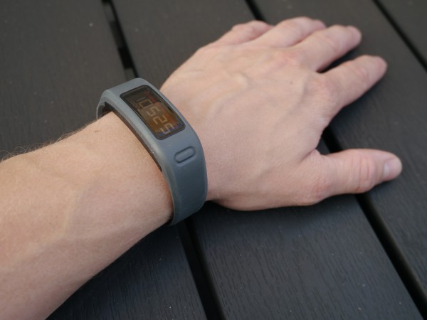 garmin-vivofit-on-arm