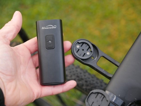 magicshine-ray-2600-size-comparison | CykelStart.dk