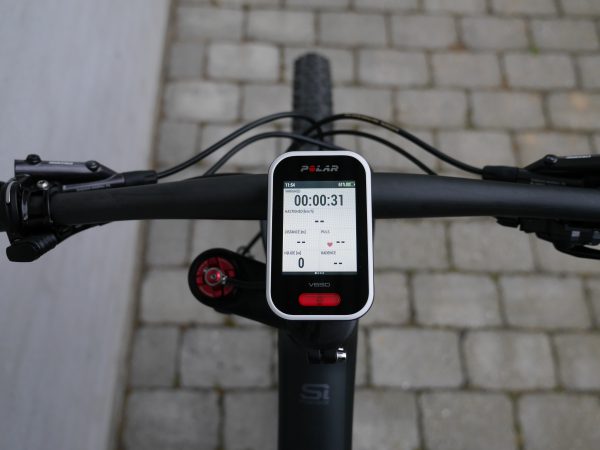 polar-v650-on-bike