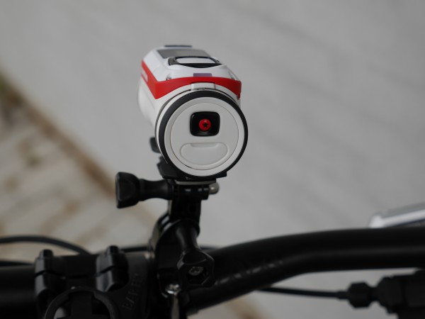 tomtom-bandit-on-bike-back